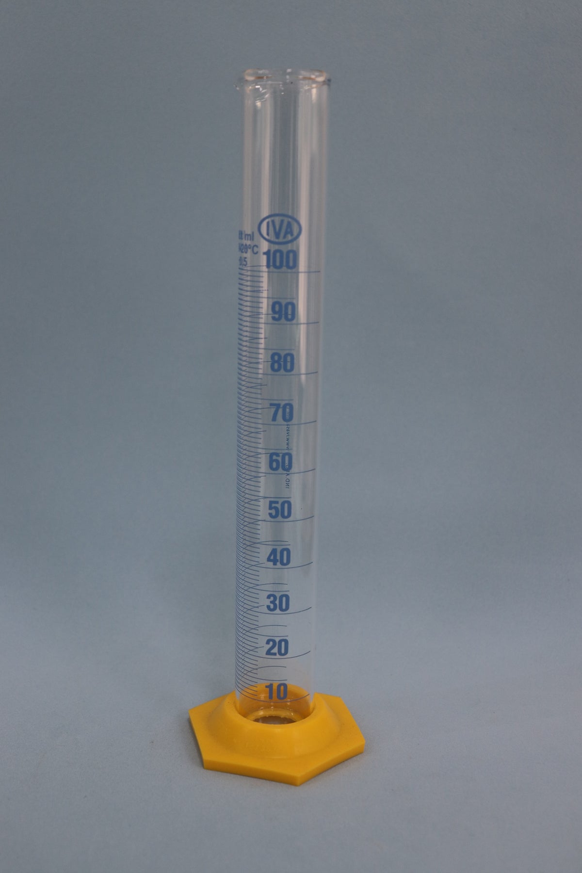 Probeta Vidrio X 100 ml Base Plástica