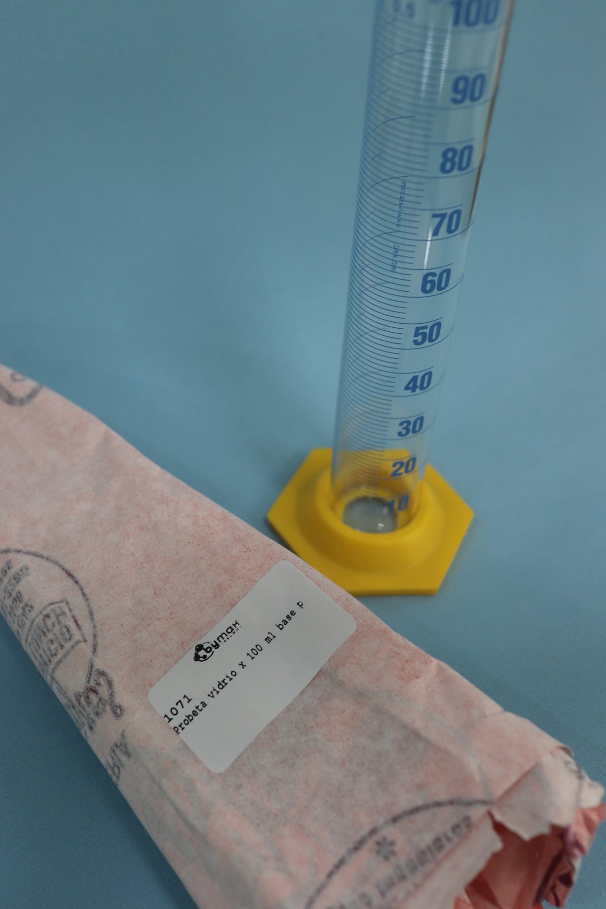 Probeta Vidrio X 100 ml Base Plástica